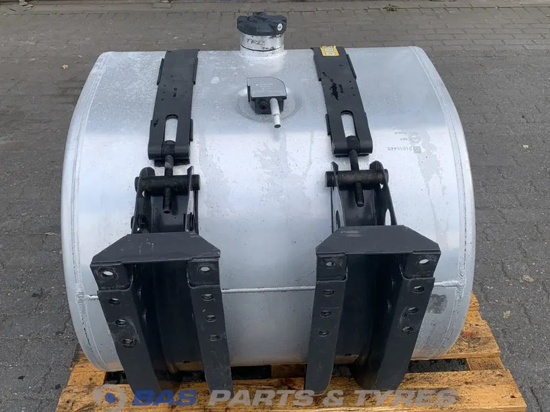 Renault - Fuel tank for Truck: picture 3 Renault - Fuel tank for Truck: picture 3