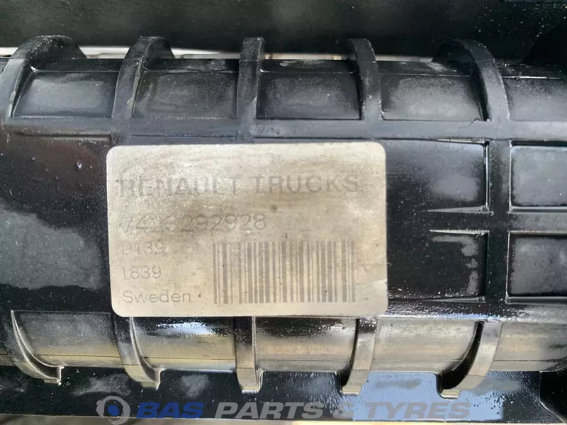 Renault - Radiator for Truck: picture 4 Renault - Radiator for Truck: picture 4
