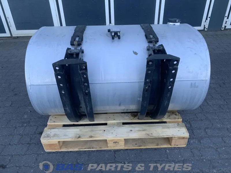Renault - Fuel tank for Truck: picture 3 Renault - Fuel tank for Truck: picture 3