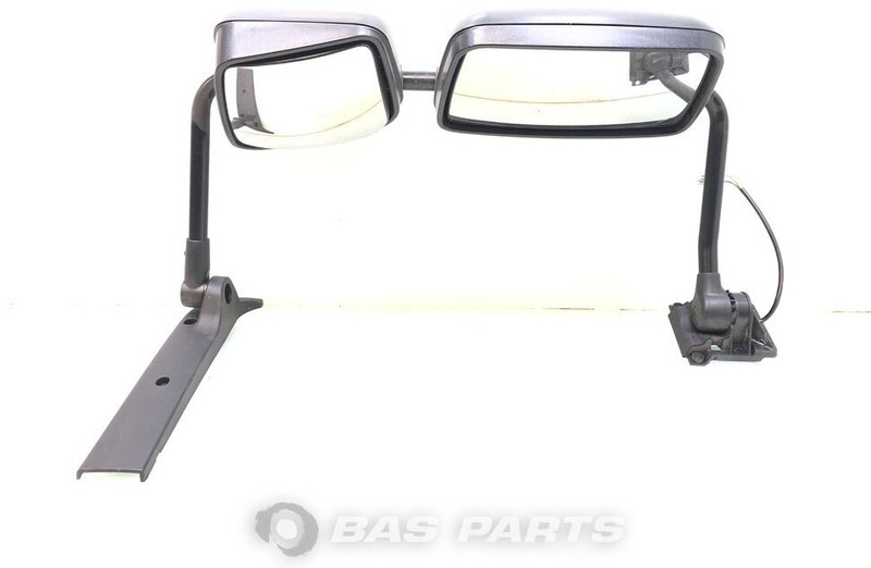 Renault - Window and parts for Truck: picture 1 Renault - Window and parts for Truck: picture 1
