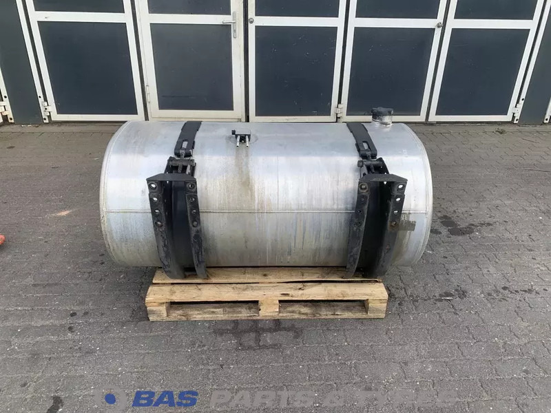 Renault - Fuel tank for Truck: picture 3 Renault - Fuel tank for Truck: picture 3