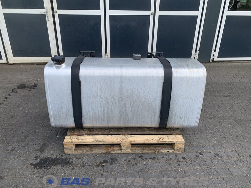 Renault - Fuel tank for Truck: picture 1 Renault - Fuel tank for Truck: picture 1