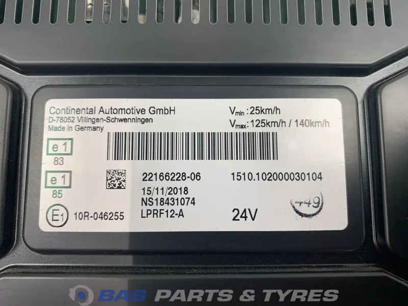 Renault T-Serie Instrumentenpaneel Renault 7421627137 - Dashboard for Truck: picture 3 Renault T-Serie Instrumentenpaneel Renault 7421627137 - Dashboard for Truck: picture 3