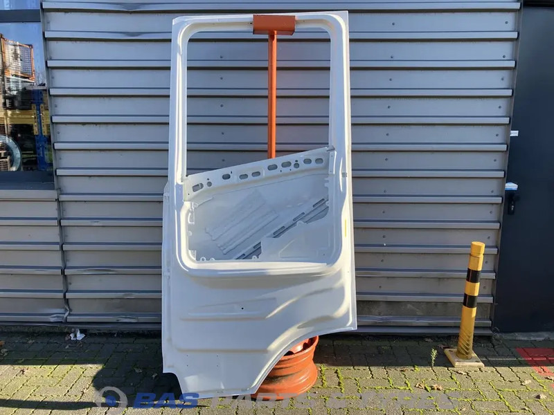 Scania S-Serie NextGen Portier Rechts Scania 2137842 - Door and parts for Truck: picture 2 Scania S-Serie NextGen Portier Rechts Scania 2137842 - Door and parts for Truck: picture 2