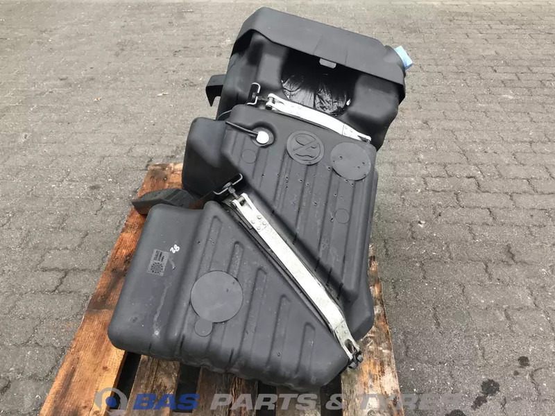 DAF XG DAF AdBlue tank 2292864 - Spare parts for Truck: picture 3 DAF XG DAF AdBlue tank 2292864 - Spare parts for Truck: picture 3