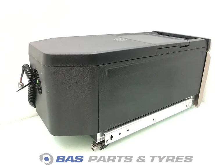 DAF XG Koelkast DAF 35 Liter 2318729 - Spare parts for Truck: picture 4 DAF XG Koelkast DAF 35 Liter 2318729 - Spare parts for Truck: picture 4