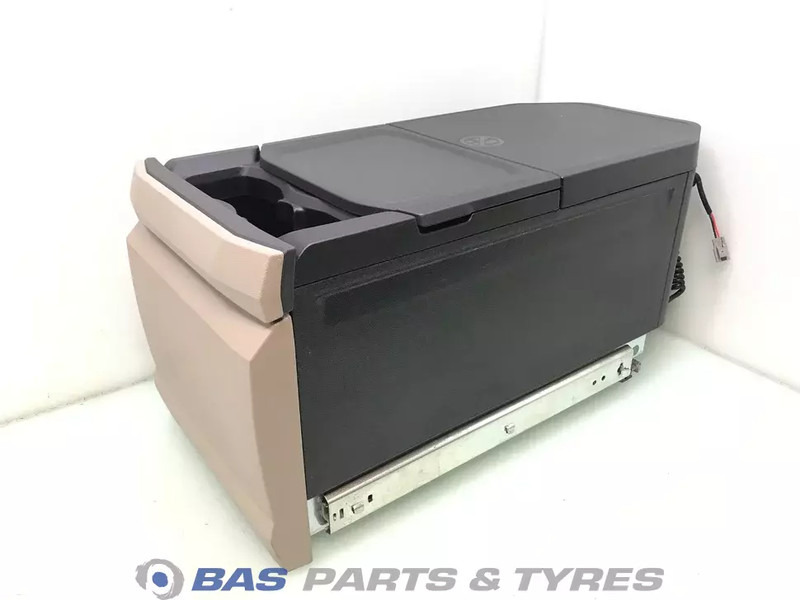 DAF XG Koelkast DAF 35 Liter 2318729 - Spare parts for Truck: picture 2 DAF XG Koelkast DAF 35 Liter 2318729 - Spare parts for Truck: picture 2