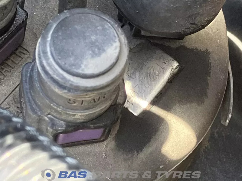 Spare parts for Truck Volvo Volvo AdBlue tank 21232204: picture 6 Spare parts for Truck Volvo Volvo AdBlue tank 21232204: picture 6