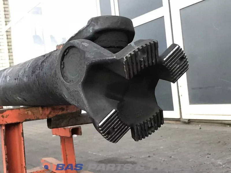 Volvo Aandrijfas Volvo 1067777 - Drive shaft for Truck: picture 2 Volvo Aandrijfas Volvo 1067777 - Drive shaft for Truck: picture 2