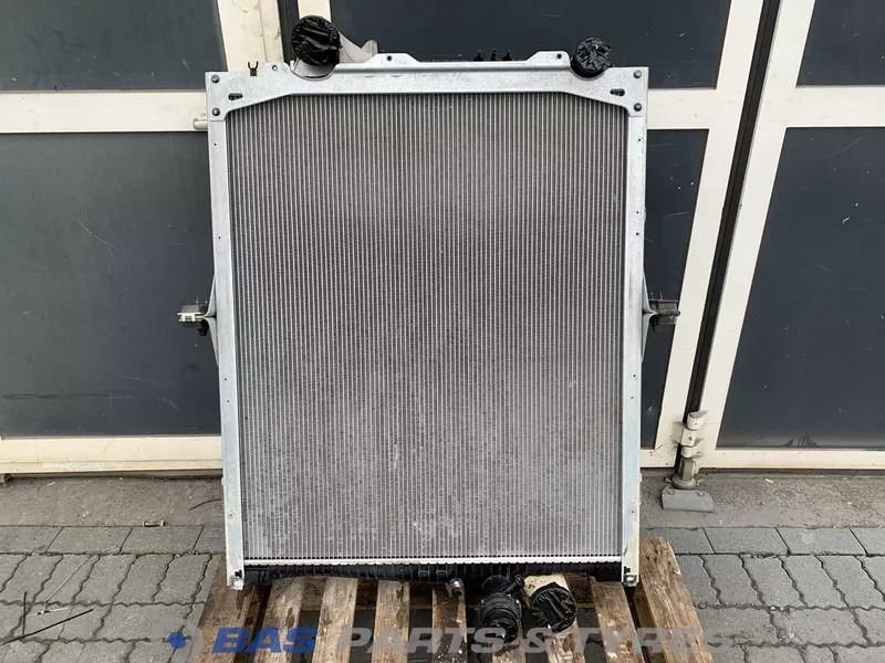 Volvo FH4 - Radiator for Truck: picture 2 Volvo FH4 - Radiator for Truck: picture 2