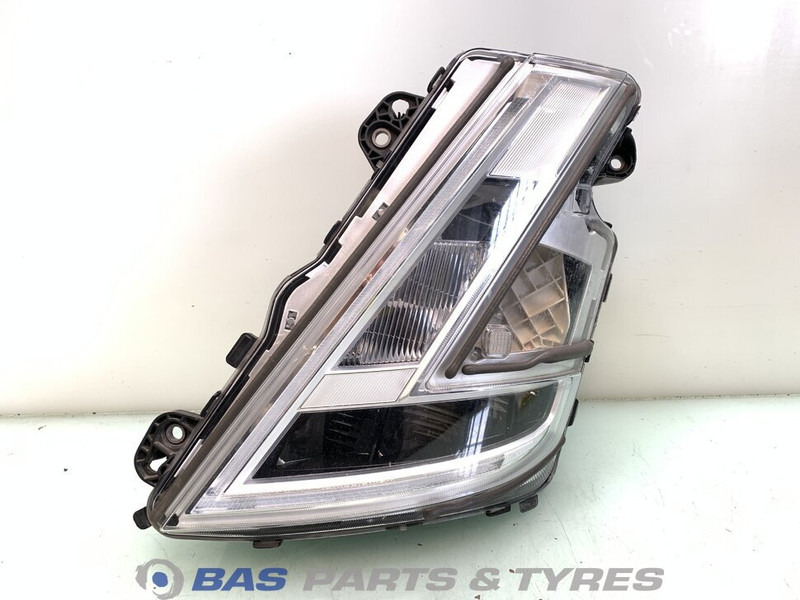 Volvo FH4B - Headlight for Truck: picture 1 Volvo FH4B - Headlight for Truck: picture 1