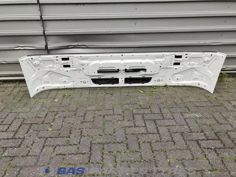 Volvo FM4 - Grill for Truck: picture 2 Volvo FM4 - Grill for Truck: picture 2