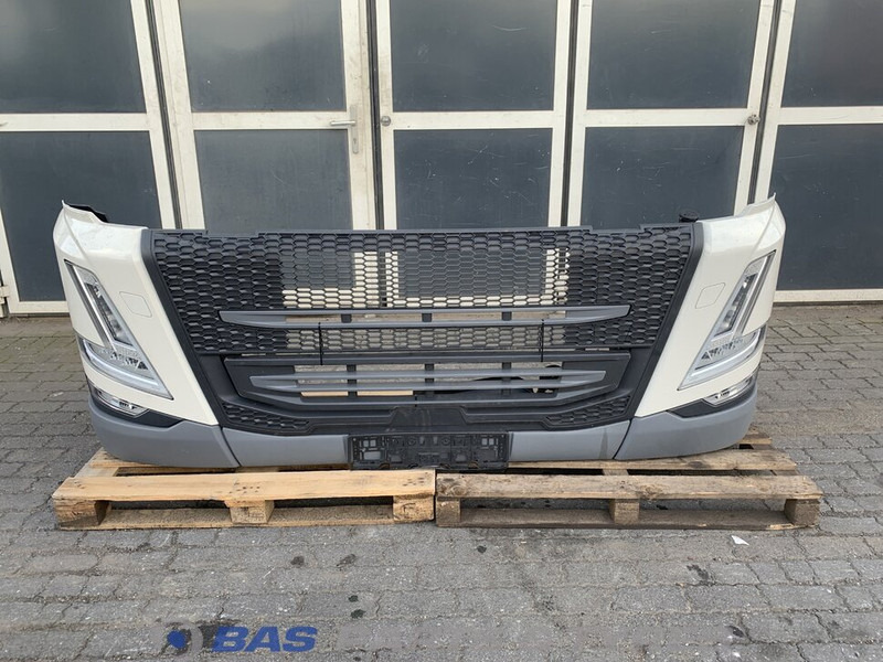 Volvo FM5 - Bumper for Truck: picture 1 Volvo FM5 - Bumper for Truck: picture 1