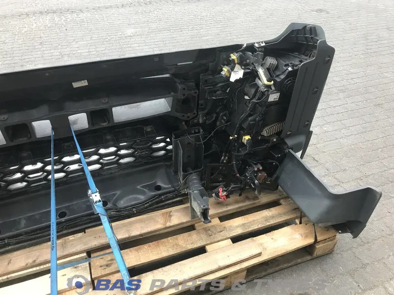 Volvo FMX Euro 6 Bumper Volvo 82422759 - Bumper for Truck: picture 5 Volvo FMX Euro 6 Bumper Volvo 82422759 - Bumper for Truck: picture 5