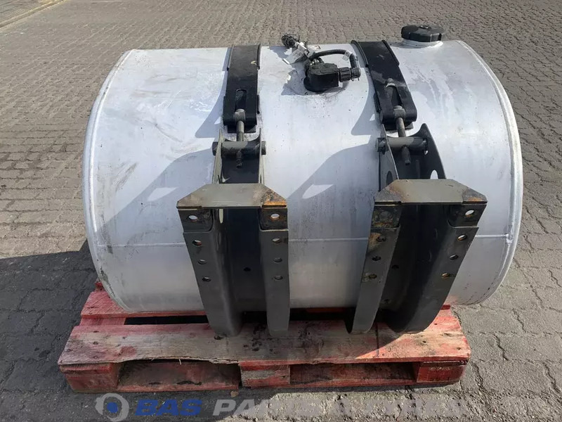 Volvo - Fuel tank for Truck: picture 3 Volvo - Fuel tank for Truck: picture 3