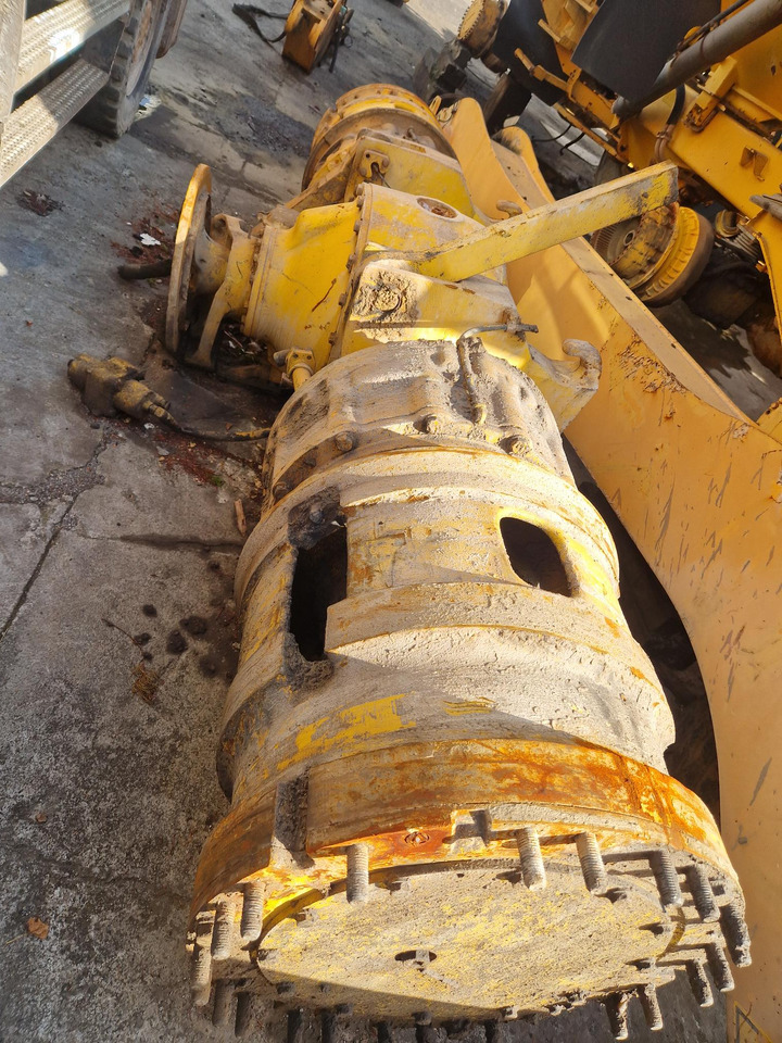 EJE TRASERO KOMATSU KWA055HD-4 - Axle and parts for Construction machinery: picture 2 EJE TRASERO KOMATSU KWA055HD-4 - Axle and parts for Construction machinery: picture 2
