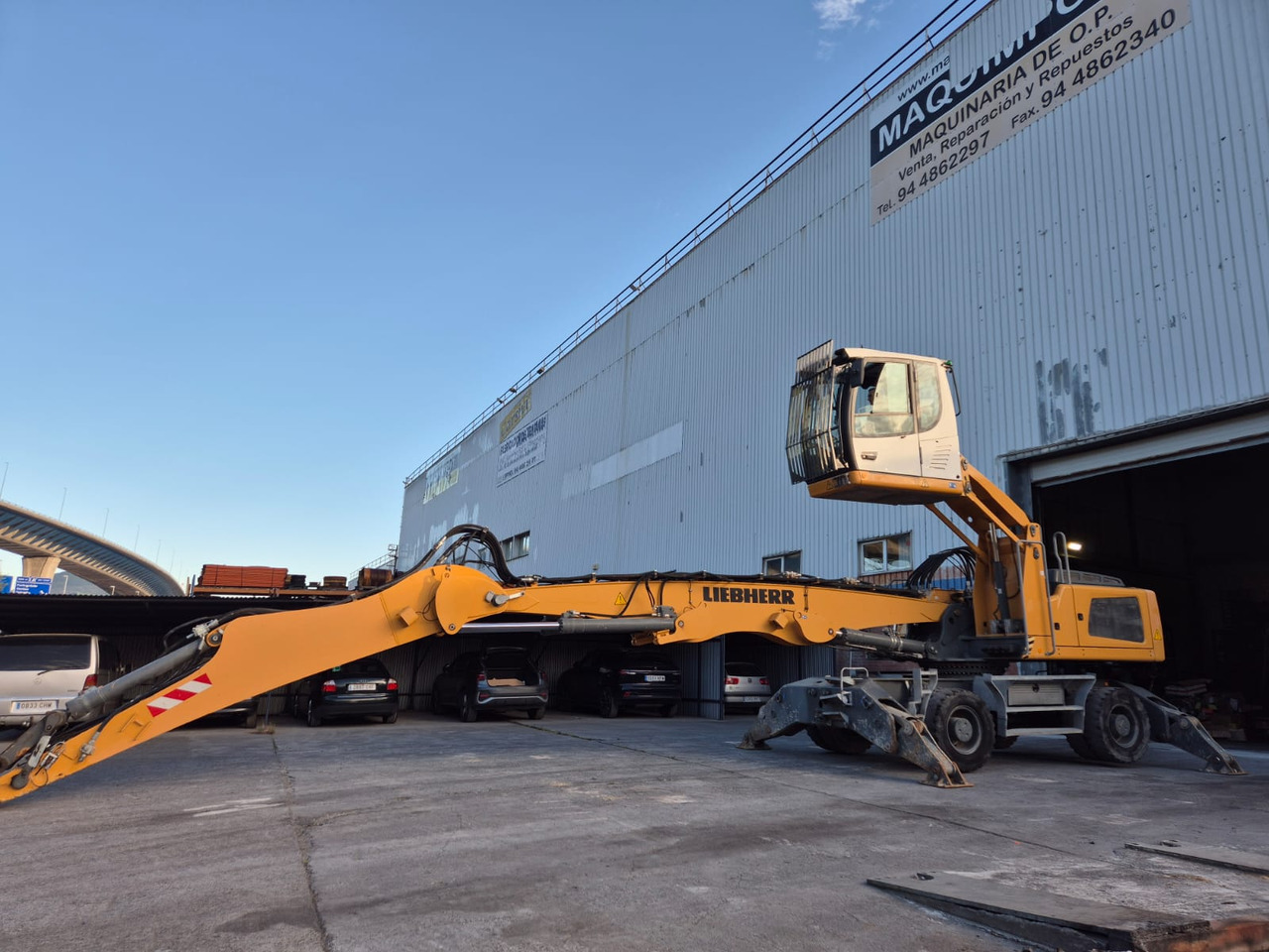 LIEBHERR LH30M - Waste/ Industry handler: picture 3 LIEBHERR LH30M - Waste/ Industry handler: picture 3