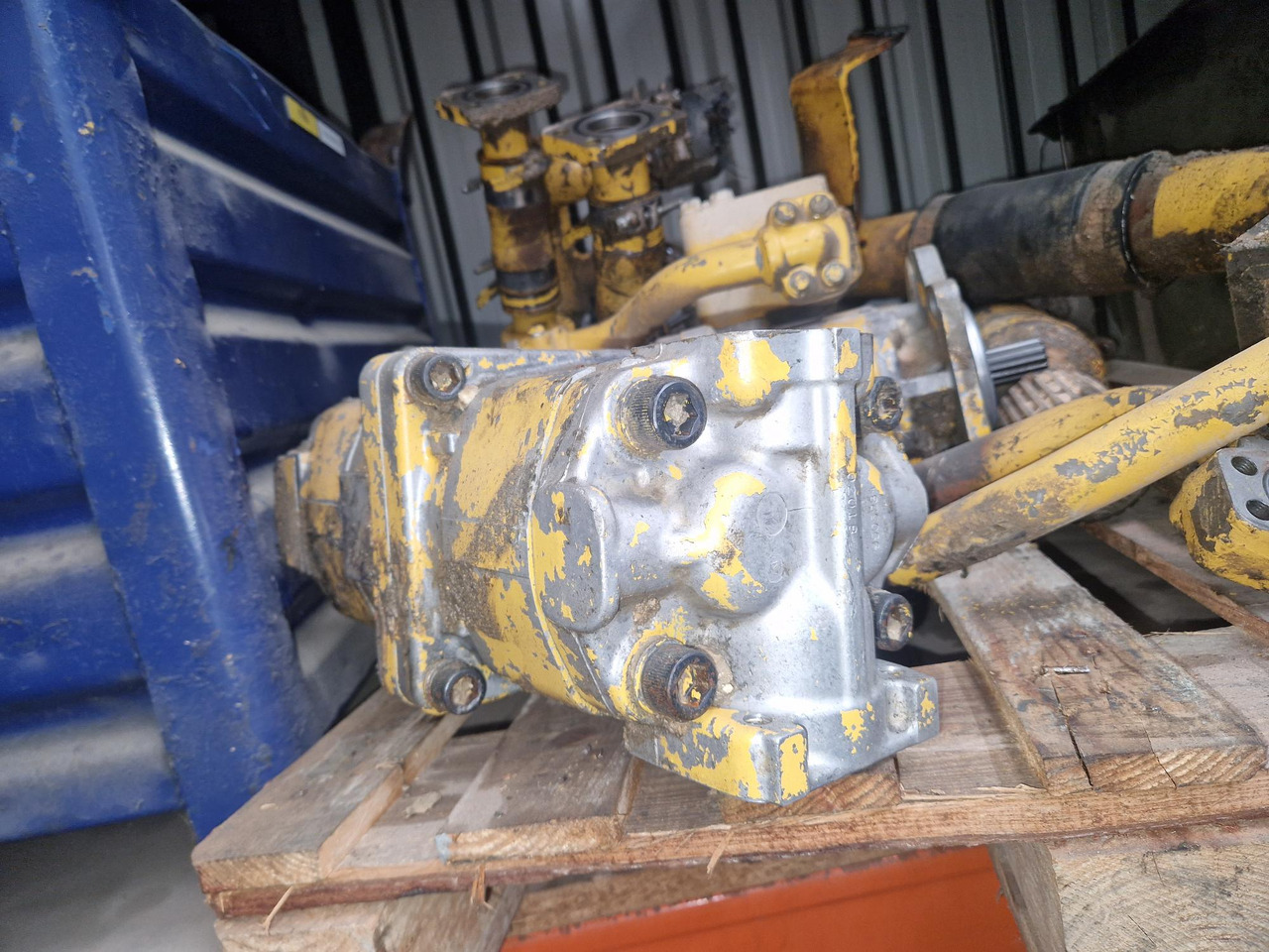 KOMATSU HD 465.3 - Spare parts for Construction machinery: picture 1 KOMATSU HD 465.3 - Spare parts for Construction machinery: picture 1