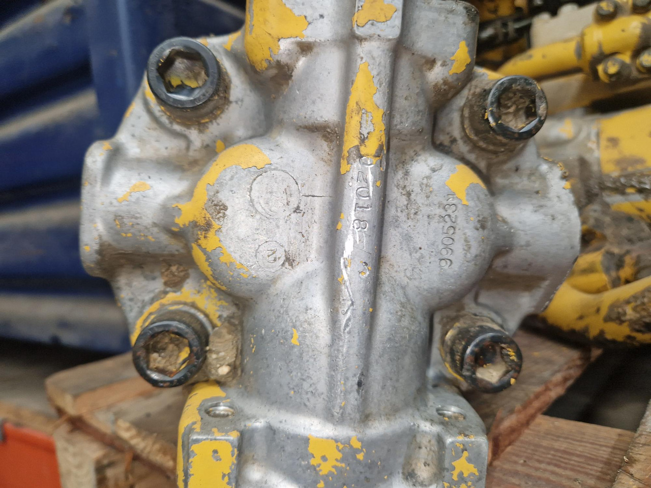 KOMATSU HD 465.3 - Spare parts for Construction machinery: picture 2 KOMATSU HD 465.3 - Spare parts for Construction machinery: picture 2