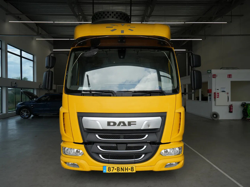 DAF LF 210 FA, 12t, Gesloten Bak, Laadklep 1,5t, Zijdeur, New Apk - Box truck: picture 2 DAF LF 210 FA, 12t, Gesloten Bak, Laadklep 1,5t, Zijdeur, New Apk - Box truck: picture 2
