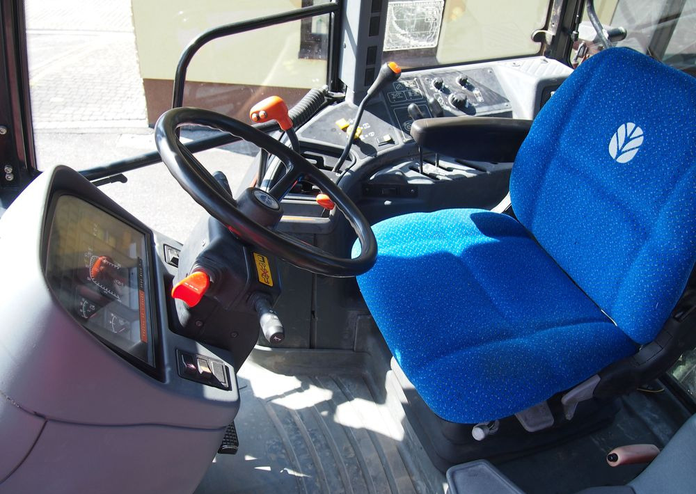 Farm tractor Ciągnik New Holland NH M 135 1998 NEW HOLLAND TM M135: picture 13