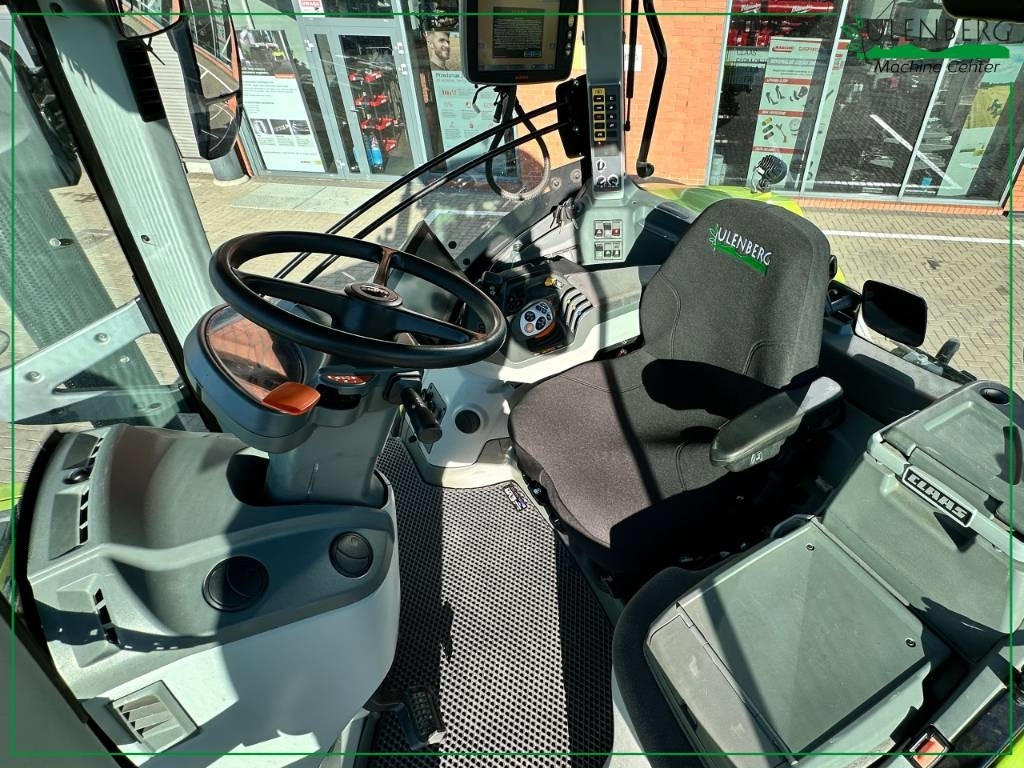 Farm tractor Claas Axion 870: picture 10