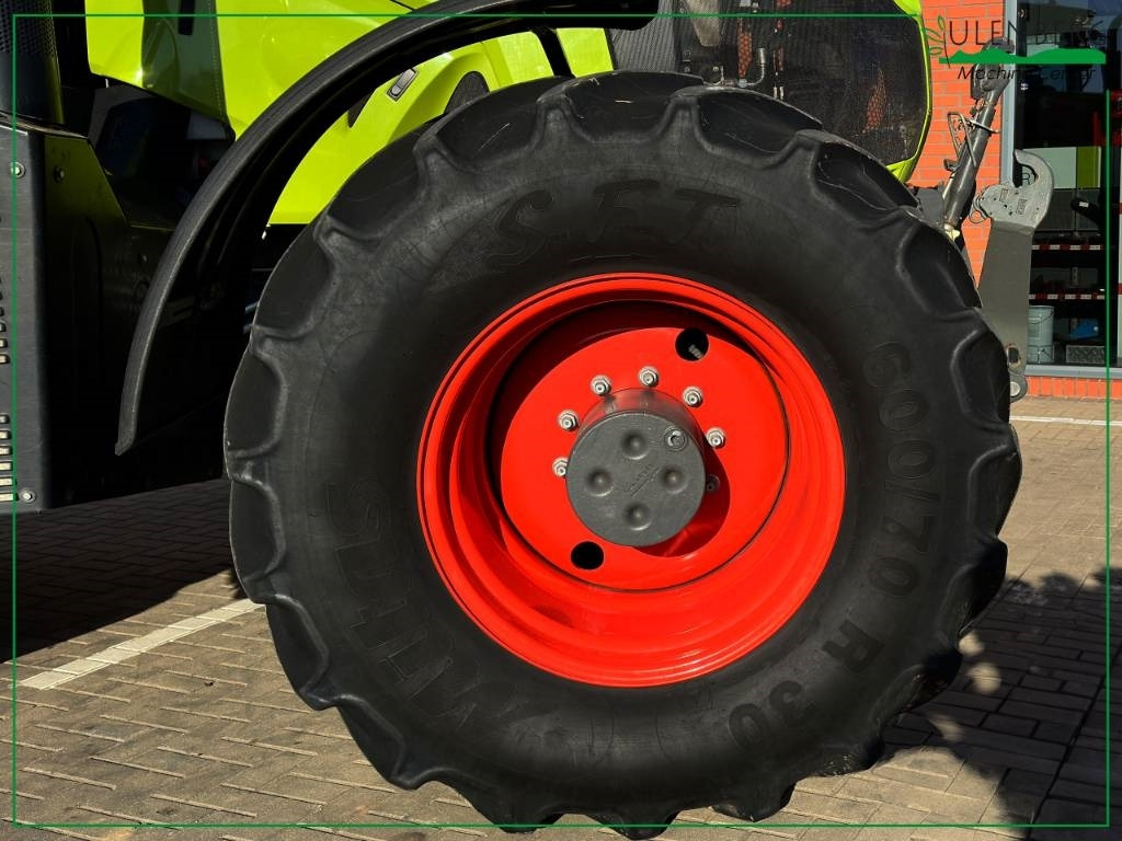 Farm tractor Claas Axion 870: picture 13