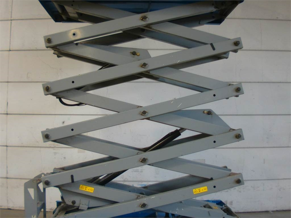 Scissor lift Genie GS3246: picture 8
