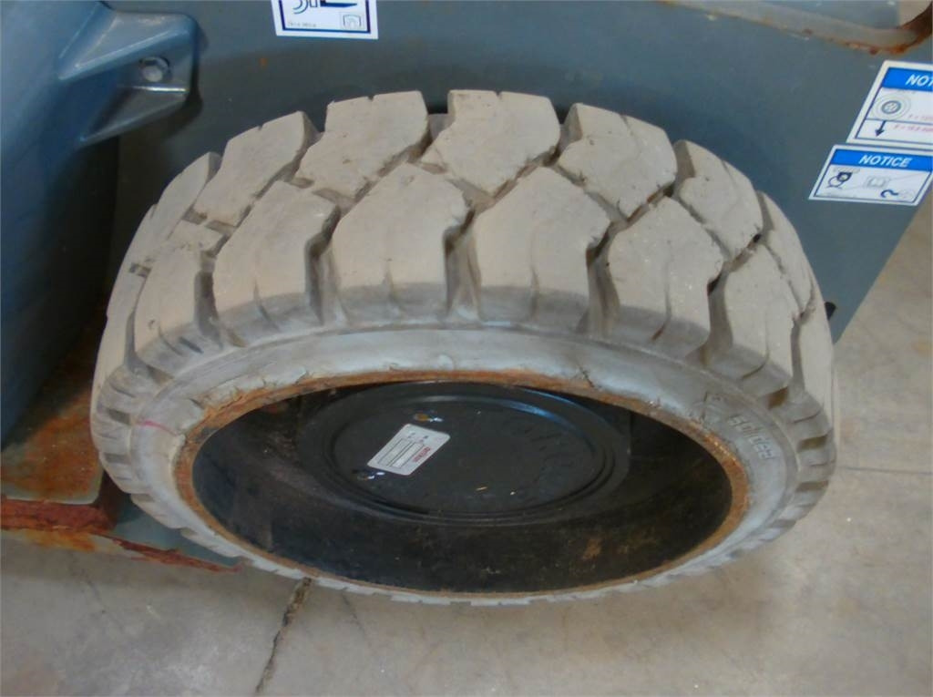 Vertical mast lift Haulotte STAR 10: picture 12