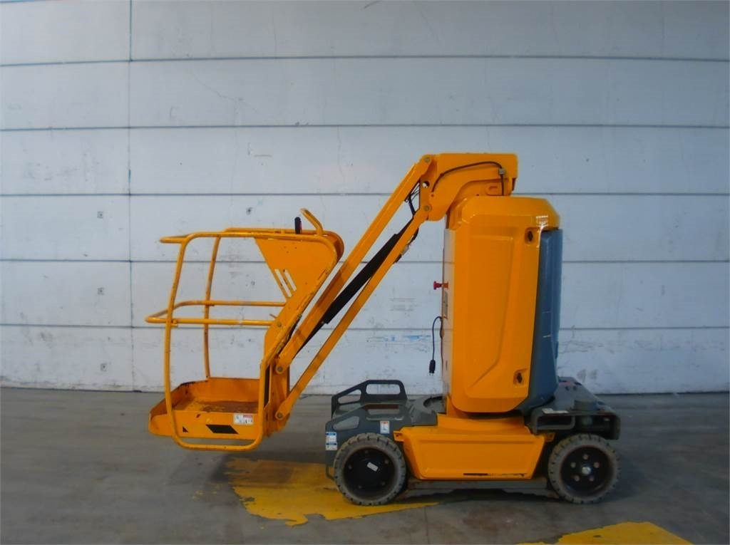 Haulotte STAR 10 - Vertical mast lift: picture 1 Haulotte STAR 10 - Vertical mast lift: picture 1