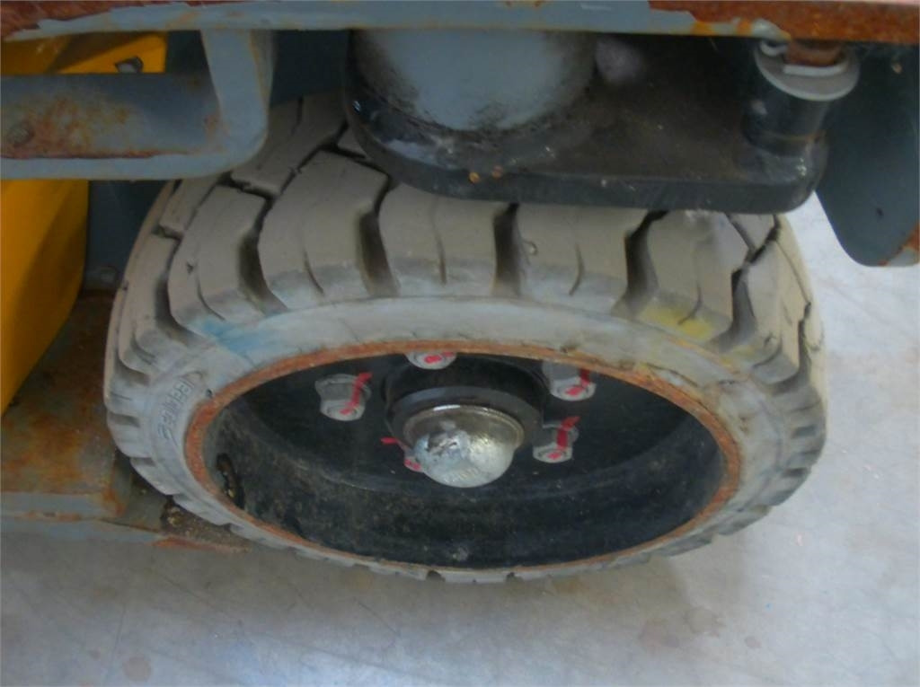 Vertical mast lift Haulotte STAR 10: picture 14