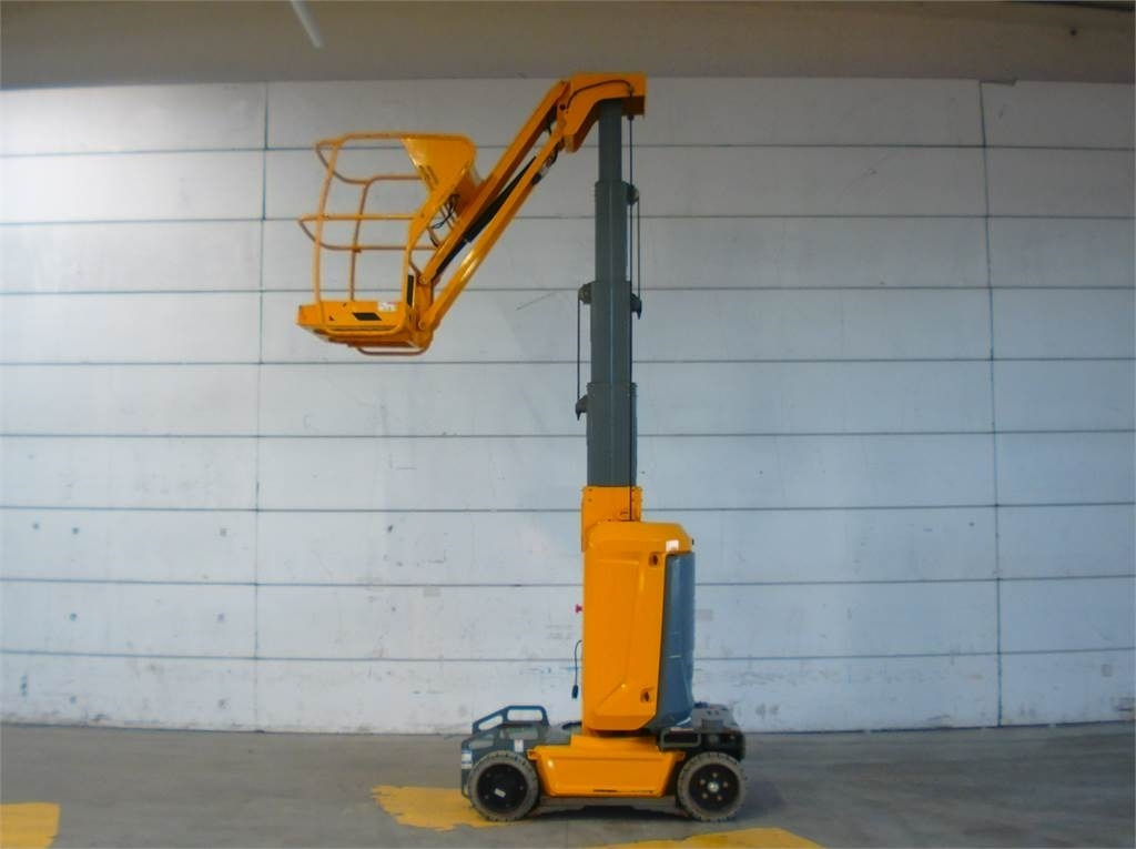 Vertical mast lift Haulotte STAR 10: picture 6