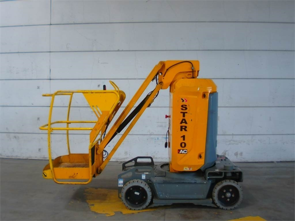 Haulotte STAR 10 - Vertical mast lift: picture 1 Haulotte STAR 10 - Vertical mast lift: picture 1