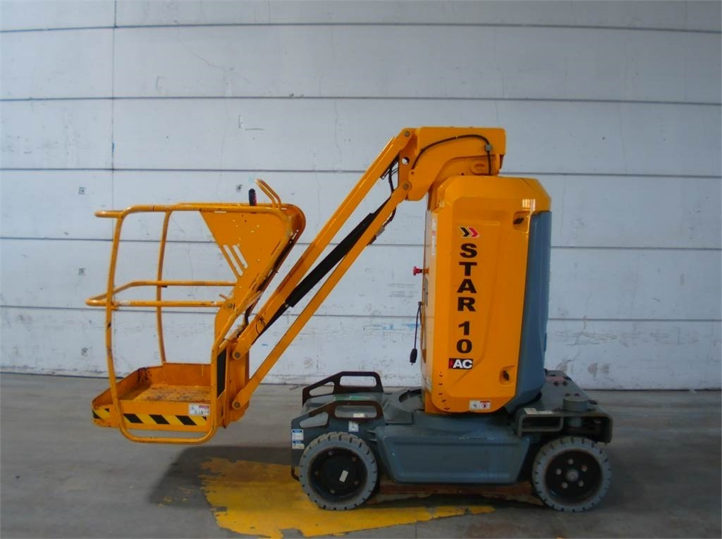 Haulotte STAR 10 - Vertical mast lift: picture 1 Haulotte STAR 10 - Vertical mast lift: picture 1