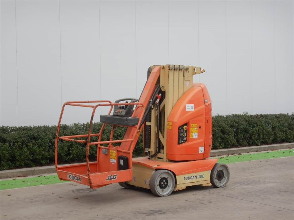 JLG Toucan 10E - Vertical mast lift: picture 2 JLG Toucan 10E - Vertical mast lift: picture 2