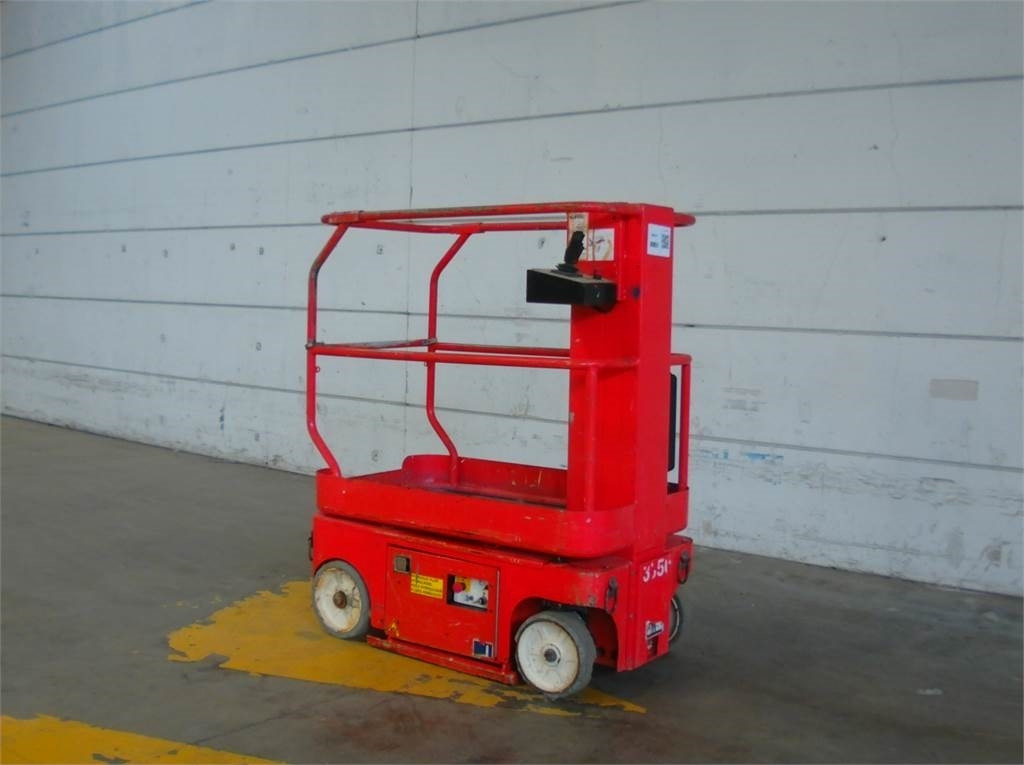 Snorkel TM12 - Vertical mast lift: picture 2 Snorkel TM12 - Vertical mast lift: picture 2