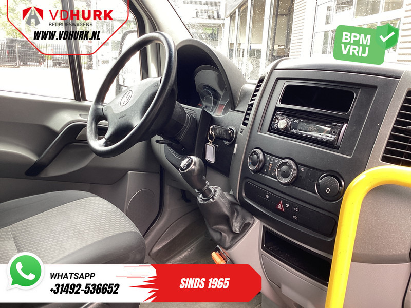 Volkswagen Crafter 35 2.0 TDI L3H2 EXPORT ONLY! €9.559 incl BTW/BPM Rolstoellift/ 9 Pers/ 9P/ Sidebars/ Rearbar/ Airco - Minibus, Passenger van: picture 3 Volkswagen Crafter 35 2.0 TDI L3H2 EXPORT ONLY! €9.559 incl BTW/BPM Rolstoellift/ 9 Pers/ 9P/ Sidebars/ Rearbar/ Airco - Minibus, Passenger van: picture 3