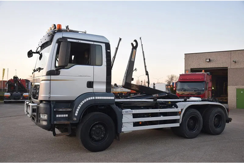 MAN TGS 33.400 - Hook lift truck: picture 3 MAN TGS 33.400 - Hook lift truck: picture 3