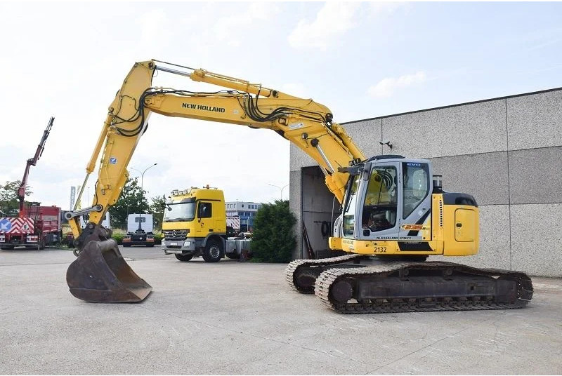 New Holland Kobelco E235B SR-LCT - Crawler excavator: picture 1 New Holland Kobelco E235B SR-LCT - Crawler excavator: picture 1