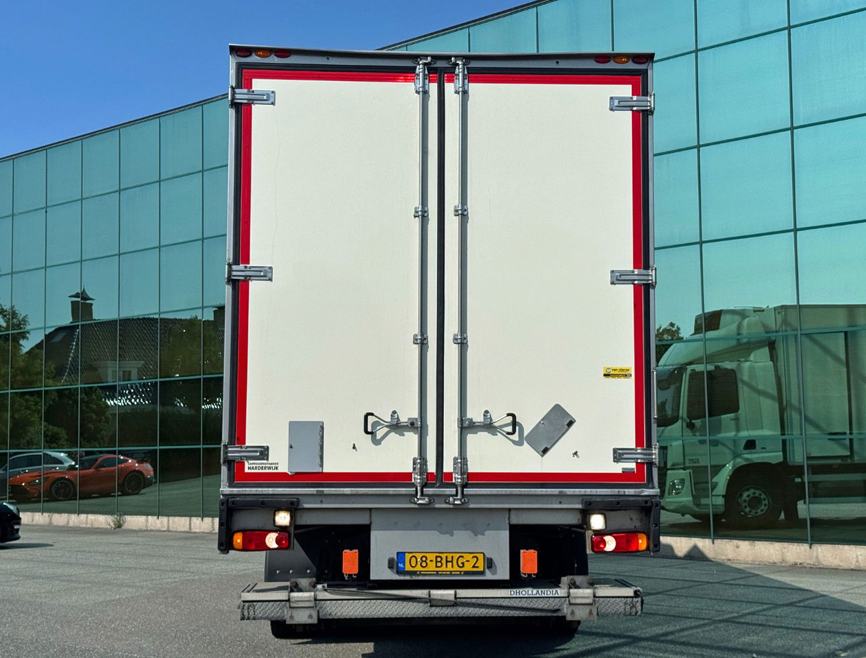 DAF CF 250 Carrier Supra 1150 Multi Temp 561.000 KM Tail Lift NL Truck - Refrigerator truck: picture 4 DAF CF 250 Carrier Supra 1150 Multi Temp 561.000 KM Tail Lift NL Truck - Refrigerator truck: picture 4