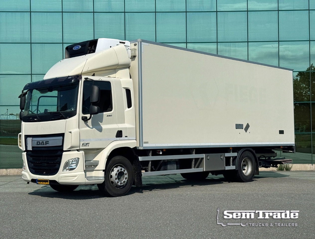 DAF CF 250 Carrier Supra 1150 Multi Temp 561.000 KM Tail Lift NL Truck - Refrigerator truck: picture 1 DAF CF 250 Carrier Supra 1150 Multi Temp 561.000 KM Tail Lift NL Truck - Refrigerator truck: picture 1