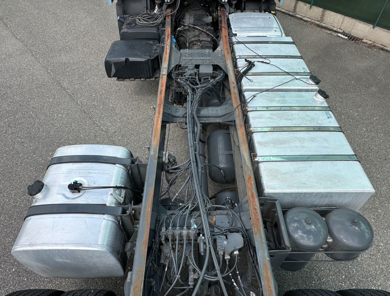 Cab chassis truck DAF XF 480 FAR SSC Euro 6 978.000 KM Park Airco 2X Tanks TOP Condition: picture 18