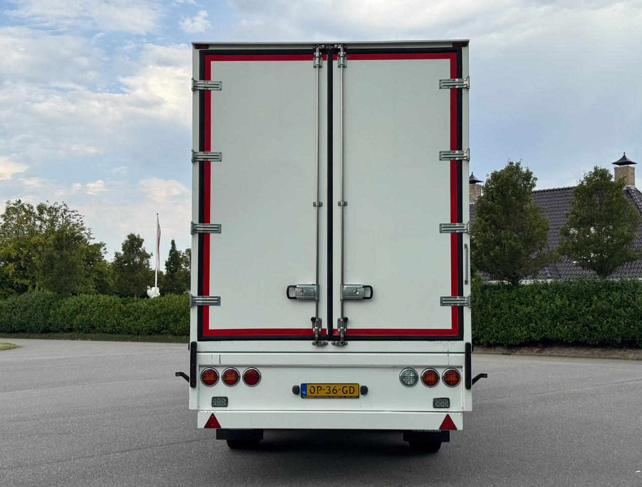 FAG 2 AS Burgers BAK Geisoleerd Gegalvaniseerd Chassis ZO Goed ALS Nieuw Direct Leverbaar 1325 x 244 x 267 CM Inwendig - Closed box semi-trailer: picture 4 FAG 2 AS Burgers BAK Geisoleerd Gegalvaniseerd Chassis ZO Goed ALS Nieuw Direct Leverbaar 1325 x 244 x 267 CM Inwendig - Closed box semi-trailer: picture 4