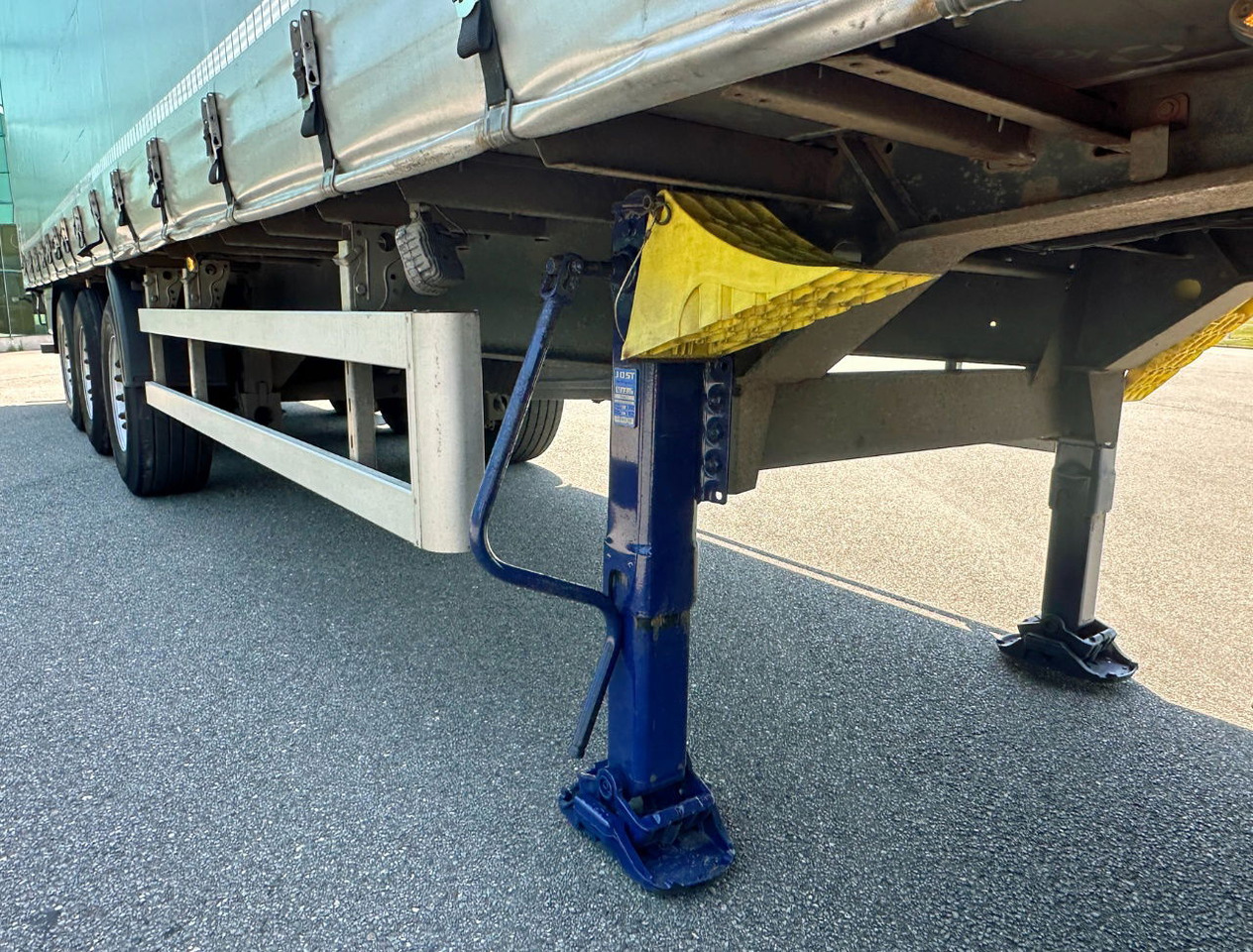 Curtainsider semi-trailer Kögel SN24 Edscha SAF Axles Disc Brakes Lift Axle TOP Condition NL Trailer: picture 16