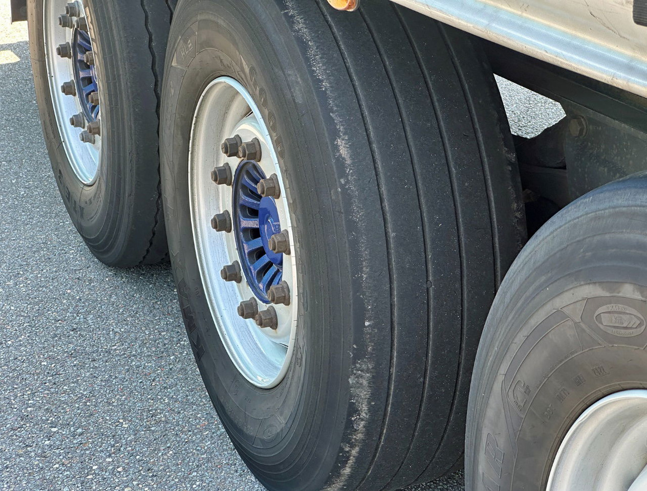 Curtainsider semi-trailer Kögel SN24 Edscha SAF Axles Disc Brakes Lift Axle TOP Condition NL Trailer: picture 17