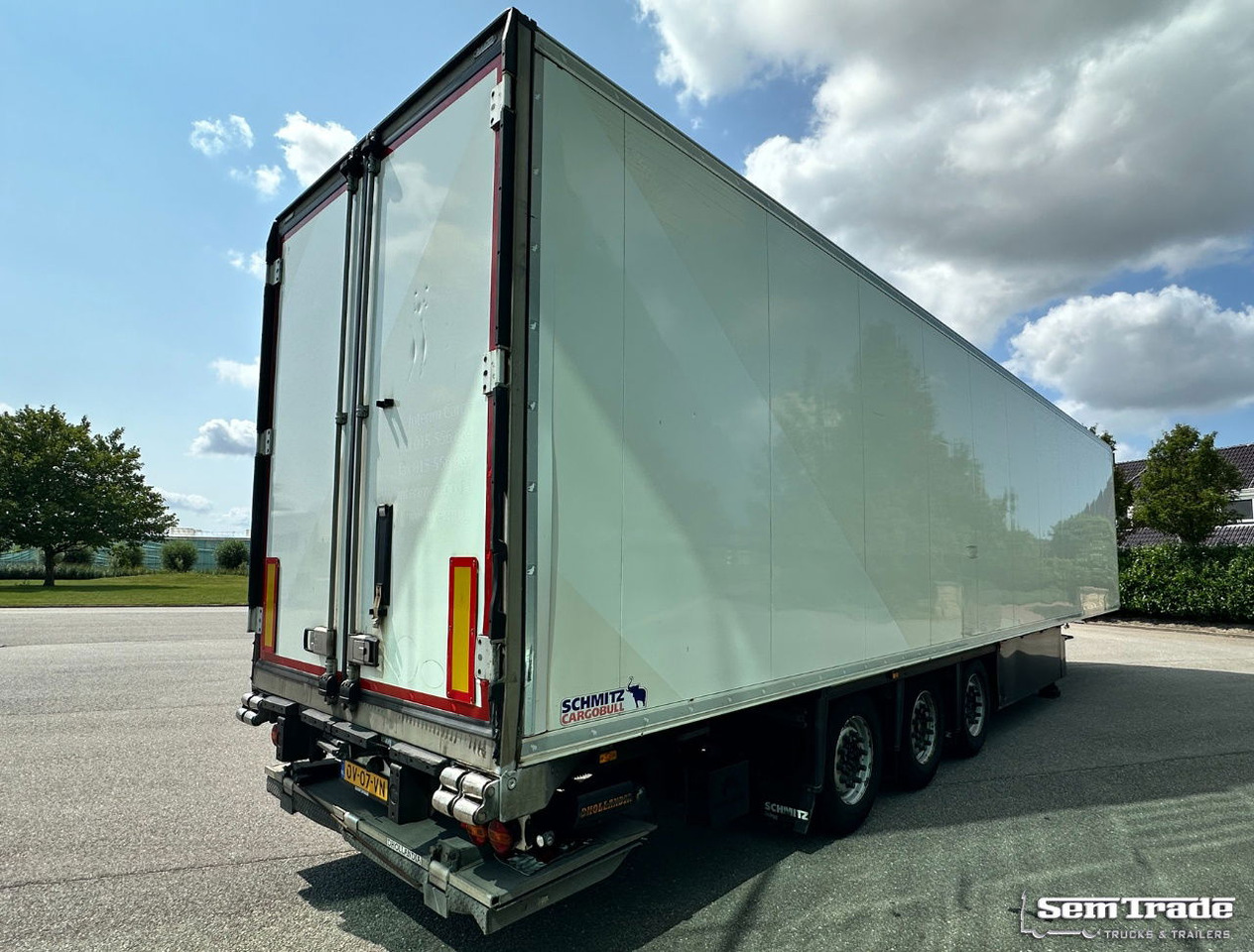 Schmitz Cargobull SCBS3B Carrier Vector 1550 Tail Lift 275 CM High Inside TOP Condition - Refrigerator semi-trailer: picture 4 Schmitz Cargobull SCBS3B Carrier Vector 1550 Tail Lift 275 CM High Inside TOP Condition - Refrigerator semi-trailer: picture 4