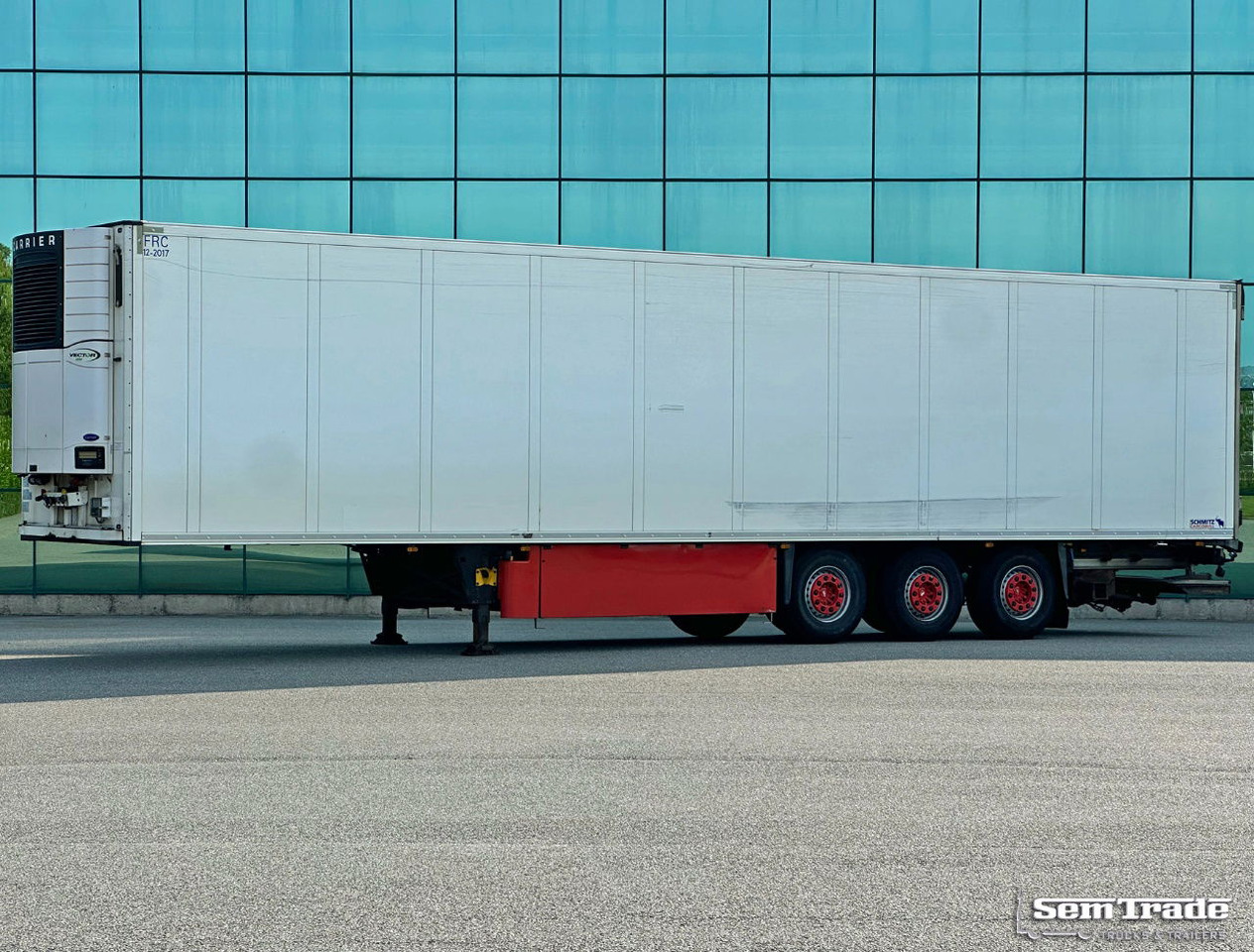 Schmitz Cargobull SKO24 Carrier Vector 1850 2X Lift Axle Flowerwide 270 CM High Holland Trailer - Refrigerator semi-trailer: picture 1 Schmitz Cargobull SKO24 Carrier Vector 1850 2X Lift Axle Flowerwide 270 CM High Holland Trailer - Refrigerator semi-trailer: picture 1