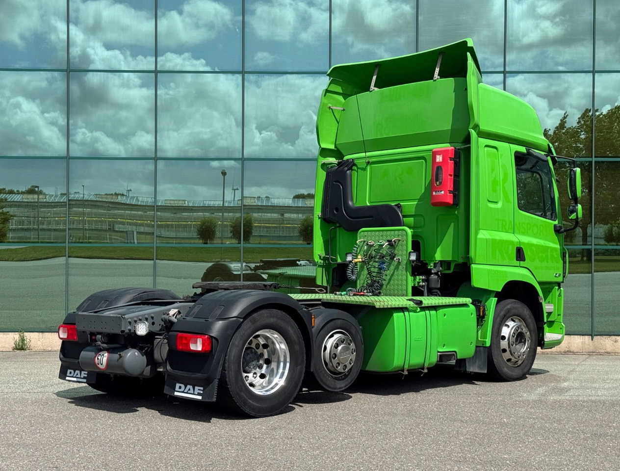 DAF CF 450 FTP Space CAB Only 447.500 KM 2x Tanks TOP Condition Belgium Truck - Tractor unit: picture 4 DAF CF 450 FTP Space CAB Only 447.500 KM 2x Tanks TOP Condition Belgium Truck - Tractor unit: picture 4