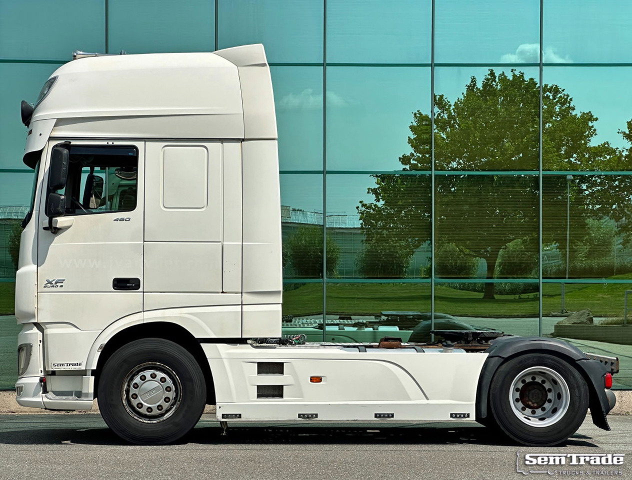 DAF XF 460 FT SSC Euro 6 Full Spoiler 2X Tanks Holland-Truck - Tractor unit: picture 2 DAF XF 460 FT SSC Euro 6 Full Spoiler 2X Tanks Holland-Truck - Tractor unit: picture 2