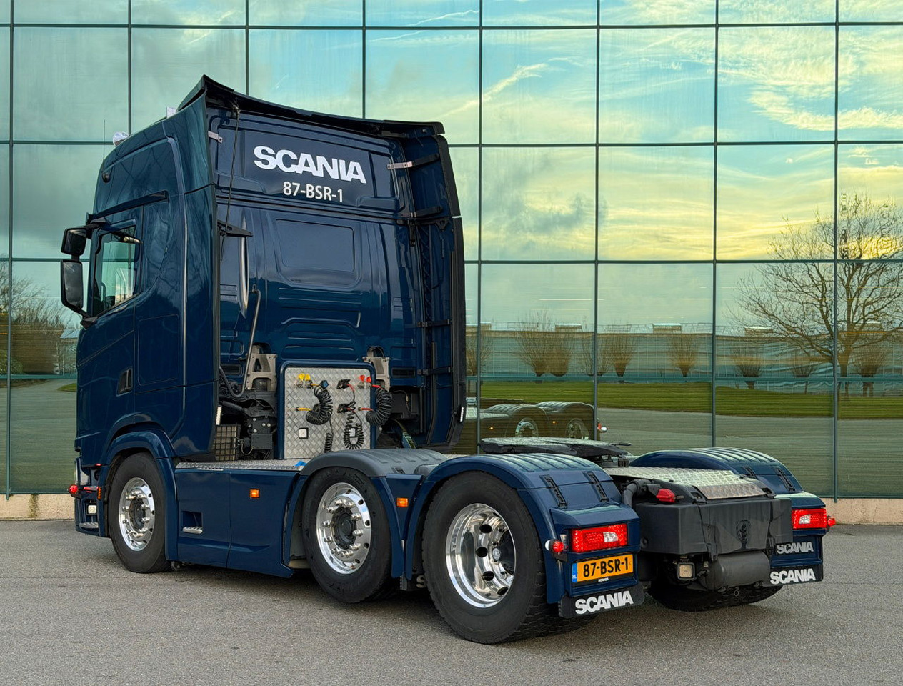 Scania S500 6X2 Highline Full AIR 2x Tanks NEW Condition NL Truck - Tractor unit: picture 3 Scania S500 6X2 Highline Full AIR 2x Tanks NEW Condition NL Truck - Tractor unit: picture 3